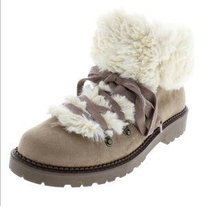 Esprit Chunky Lug Sole Faur Fux Boots